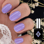 Vernis semi-permanent NailPerfect Upvoted #147 Pastel Pile Up violet pastel brillant sur ongles ovales