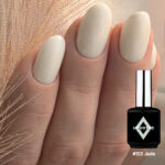 Vernis semi-permanent NailPerfect Upvoted #153 Jade vert sauge clair brillant sur ongles ovales