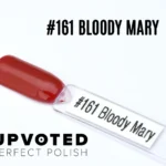 Capsule du vernis semi-permanent NailPerfect Upvoted #161 Bloody Mary, un rouge vif et brillant.