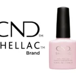 Vernis semi-permanent professionnel CND™ Shellac Beau (7,3 ml) – rose pâle semi-opaque, fini naturel et brillance miroir.