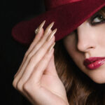 Manucure champagne pailleté CND Shellac Bellini, vernis semi-permanent professionnel scintillant et élégant