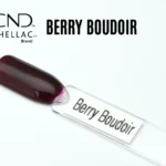 Capsule du vernis semi-permanent professionnel CND™ Shellac Berry Boudoir, rouge framboise profond à la finition brillante effet miroir.