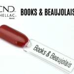Capsule du vernis semi-permanent professionnel CND™ Shellac Books & Beaujolais, rouge bordeaux profond et brillant à la finition laquée.