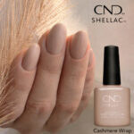 Vernis semi-permanent professionnel CND Shellac Cashmere Wrap, teinte beige nude chaud et élégant, finition brillante sur ongles courts et longs