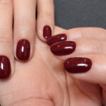 Vernis semi-permanent professionnel CND Shellac Cherry Apple rouge cerise profond brillant
