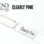 Le visuel montre la capsule du vernis CND™ Shellac Clearly Pink, rose clair transparent au fini brillant et naturel.