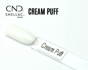 Capsule du vernis semi-permanent professionnel CND™ Shellac Cream Puff, blanc pur brillant au fini laqué.