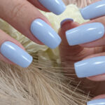 Capsule couleur vernis semi-permanent professionnel CND Shellac Creekside bleu pastel clair