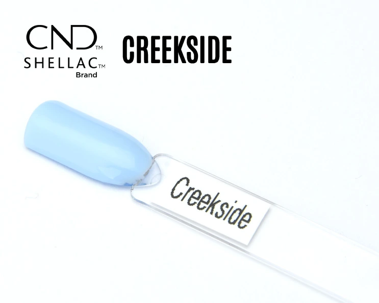 Capsule du vernis semi-permanent professionnel CND™ Shellac Creekside, bleu pastel clair et apaisant à la brillance miroir douce et lumineuse.