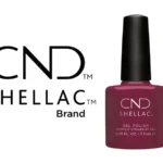 Vernis semi-permanent CND™ Shellac Decadence (7,3 ml) – rouge profond brillant et élégant. Tenue jusqu’à 3 semaines, dépose douce, formule professionnelle. Disponible à 15,90 € sur RBBE.fr.