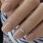 Vernis semi-permanent professionnel CND Shellac Field Fox nude beige rosé élégant brillant