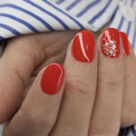 Vernis semi-permanent professionnel CND Shellac Hot Or Knot rouge corail lumineux brillant