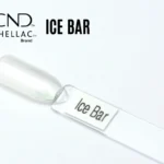 Capsule du vernis semi-permanent professionnel CND™ Shellac Ice Bar, blanc nacré translucide aux reflets givrés et à la finition brillante