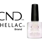 Vernis semi-permanent professionnel CND™ Shellac Ice Bar (7,3 ml) – blanc nacré translucide, effet givré, brillance miroir et tenue 3 semaines. Disponible à 15,90 € sur RBBE.fr.