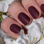 Vernis semi-permanent professionnel CND Shellac Married To The Mauve mauve profond élégant brillant