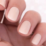 Vernis semi-permanent professionnel CND Shellac Naked Naivete nude rosé clair brillant