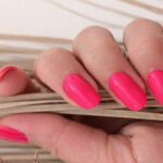 Vernis semi-permanent CND Shellac Pink Bikini rose fuchsia brillant sur ongles