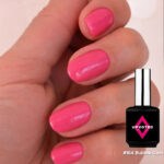 Vernis semi-permanent NailPerfect Upvoted #164 Bubble Gum rose vif brillant sur ongles courts