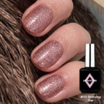 Vernis semi-permanent NailPerfect Upvoted #170 Bronzing Star bronze pailleté scintillant sur ongles courts