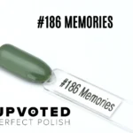 Capsule du vernis semi-permanent NailPerfect Upvoted #186 Memories, un vert sauge doux et brillant.