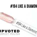 Capsule du vernis semi-permanent NailPerfect Upvoted #194 Like a Diamond, un rose clair pailleté lumineux et raffiné.