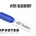 Capsule du vernis semi-permanent NailPerfect Upvoted #201 Blueberry, un bleu vif et lumineux rappelant la myrtille.