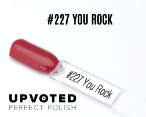 Capsule du vernis semi-permanent NailPerfect Upvoted #227 You Rock, rouge framboise intense et lumineux, finition brillante.
