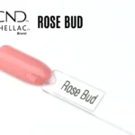 Capsule du vernis semi-permanent professionnel CND™ Shellac Rose Bud, rose tendre et lumineux au fini brillant effet miroir.