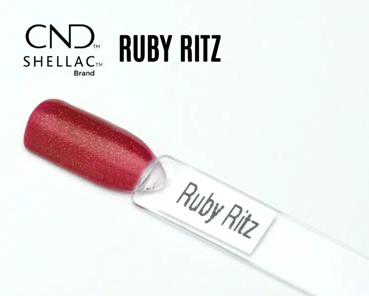 Capsule du vernis semi-permanent professionnel CND™ Shellac Ruby Ritz, rouge rubis scintillant à fines paillettes, au fini brillant et festif.