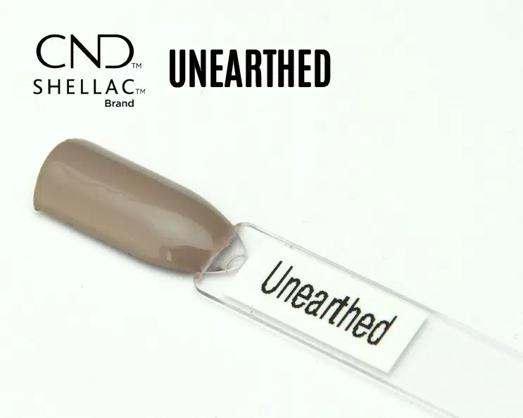 Capsule du vernis semi-permanent CND Shellac Unearthed 12,5 ml, une élégante teinte beige taupe grisé aux nuances naturelles.