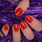 Capsule couleur vernis semi-permanent CND Shellac Wildfire rouge vif intense