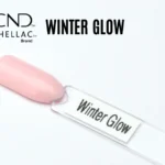 Capsule du vernis semi-permanent professionnel CND™ Shellac Winter Glow, rose poudré très clair et brillant à la finition effet miroir.