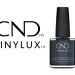 Flacon du vernis CND™ VINYLUX™ Asphalt – vernis professionnel gris foncé, brillance effet gel sans lampe UV/LED.