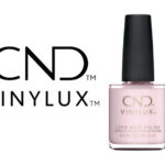 Flacon du vernis CND™ VINYLUX™ Aurora – vernis professionnel rose clair, brillance effet gel sans lampe UV/LED.