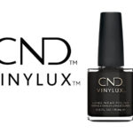 Flacon du vernis CND™ VINYLUX™ Black Pool – vernis noir profond, brillance effet gel sans lampe UV.