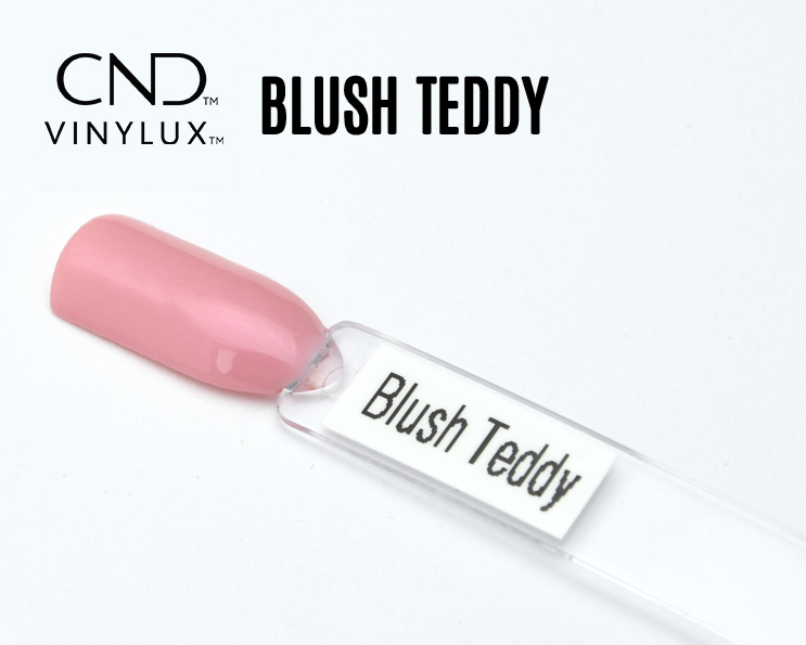 Capsule du vernis CND™ VINYLUX™ Blush Teddy – rose nude tendre et opaque, finition crème brillante.