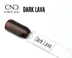 Capsule de présentation du vernis CND™ VINYLUX™ Dark Lava, un brun profond aux reflets auburn irisés, montrant fidèlement la richesse et la brillance du vernis longue tenue.