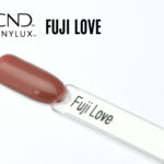 Capsule du vernis CND Vinylux Fuji Love en rose nude brillanr.