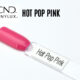 Capsule de présentation du vernis CND™ VINYLUX™ Hot Pop Pink, un rose fuchsia vif au fini crème opaque, uniforme et brillant, illustrant fidèlement la couleur pop du vernis longue tenue.