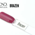 Capsule CND Vinylux Brazen couleur rose framboise vibrante