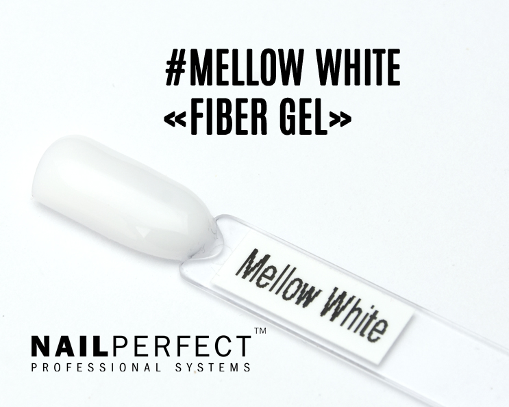 Capsule du Fiber Gel NailPerfect Mellow White, gel blanc laiteux doux, opaque et soyeux, enrichi en fibres de verre et sans HEMA.