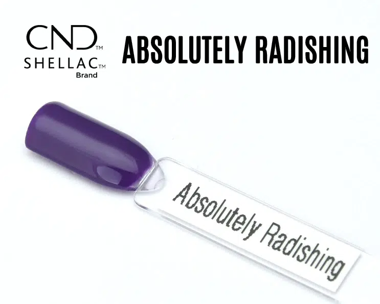 Le visuel met en avant la capsule du vernis semi-permanent CND™ Shellac Absolutely Radishing, révélant sa teinte violet framboise éclatante, lumineuse et sa finition ultra brillante effet miroir.