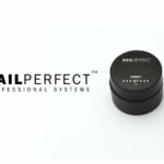 Color+ Gel Black NailPerfect – gel décoratif noir intense et professionnel. Couleur profonde, texture fluide, brillance durable. Parfait pour tracés fins, nail art graphique et base effet chrome.