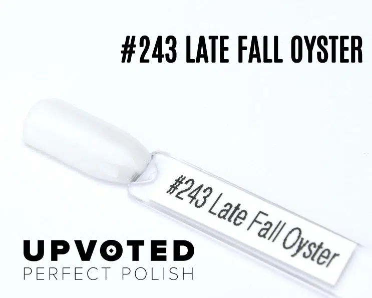 Capsule du vernis semi-permanent NailPerfect Upvoted #243 Late Fall Oyster, blanc laiteux semi-opaque élégant.