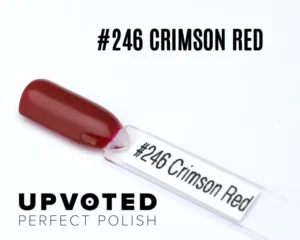 Capsule du vernis semi-permanent NailPerfect Upvoted #246 Crimson Red, rouge carmin profond et élégant.