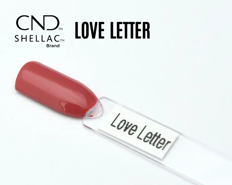 Capsule du vernis semi-permanent professionnel CND™ Shellac Love Letter, rose poudré doux avec une nuance corail élégante et brillante.