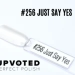 Capsule du vernis semi-permanent NailPerfect Upvoted #256 Just Say Yes, blanc nacré transparent et brillant.