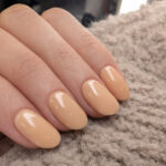 Vernis semi-permanent professionnel CND Shellac Cuddle Up nude beige chaud brillant