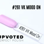 Capsule du vernis semi-permanent NailPerfect Upvoted #261 VK Mood On, rose clair tendre et lumineux.