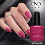 Vernis semi-permanent professionnel CND Shellac All The Rage, teinte rose fuchsia intense pailletée, finition brillante et lumineuse sur ongles courts et longs